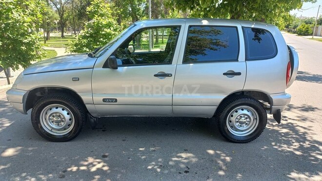 Chevrolet Niva-10