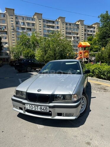 BMW 318-1