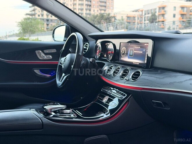 Mercedes E 300 d-3