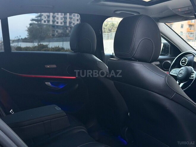 Mercedes E 300 d-6
