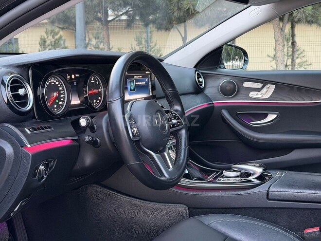 Mercedes E 300 d-5