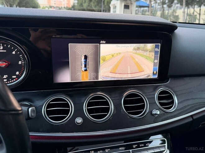 Mercedes E 300 d-9