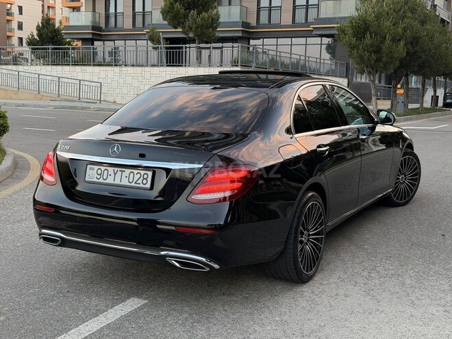 Mercedes E 300 d-17