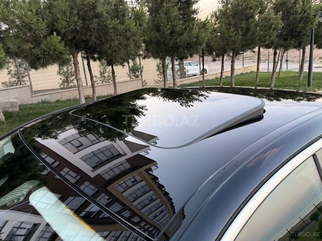 Mercedes E 300 d-13