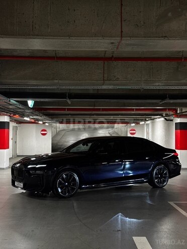 BMW i7-2