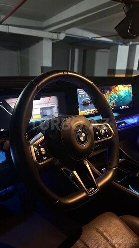 BMW i7-7
