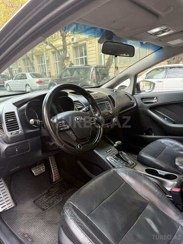 Kia Cerato-5