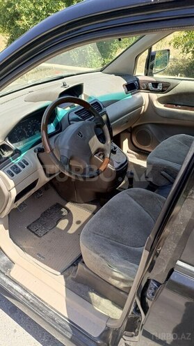 Mitsubishi Chariot-16