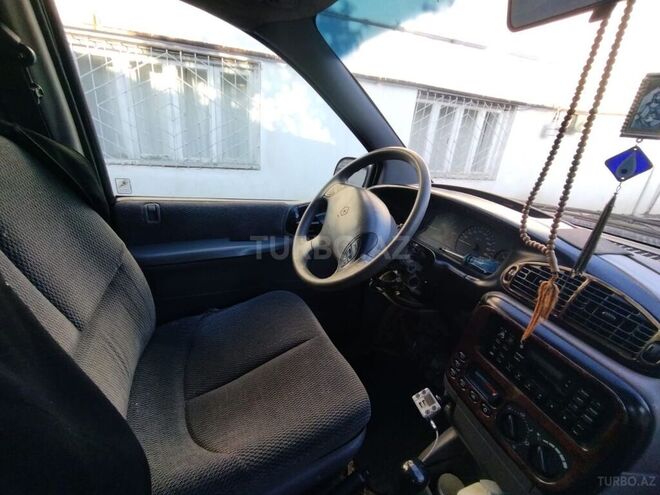 Chrysler Voyager-7