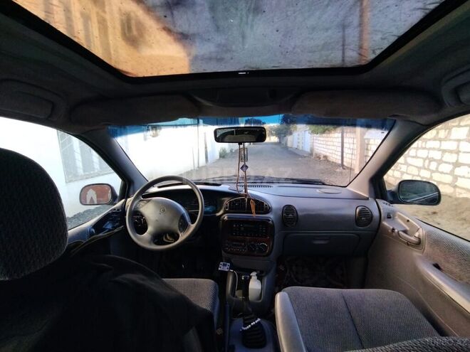Chrysler Voyager-8