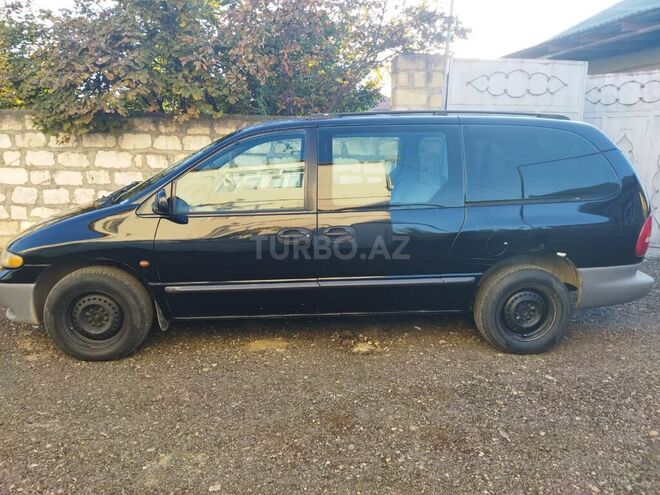 Chrysler Voyager-9