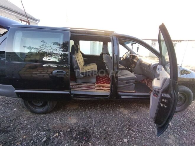 Chrysler Voyager-10