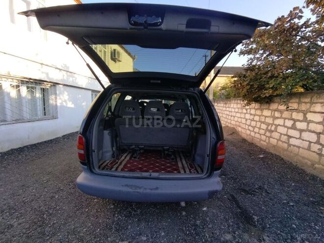 Chrysler Voyager-4