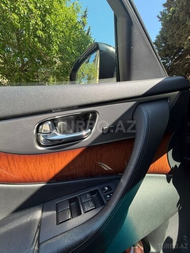 Infiniti FX35-8
