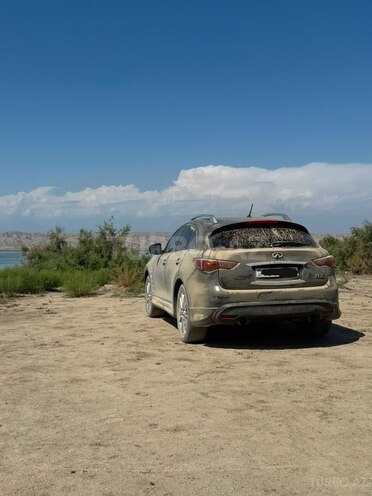 Infiniti FX35-11