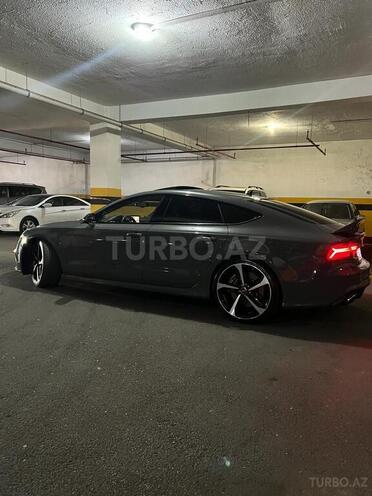 Audi RS7-4