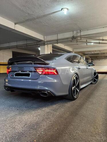 Audi RS7-9