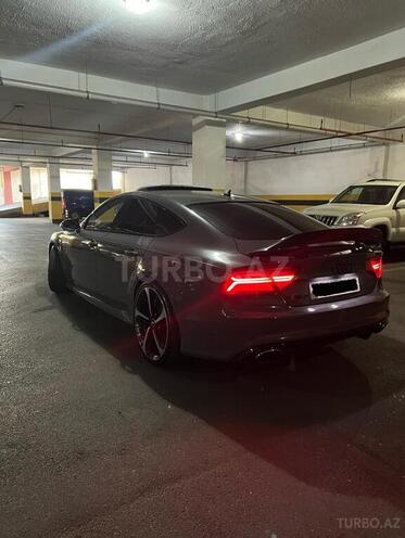 Audi RS7-3