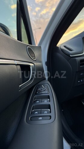 Hyundai Sonata-16