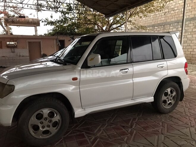 Mitsubishi Pajero io-2