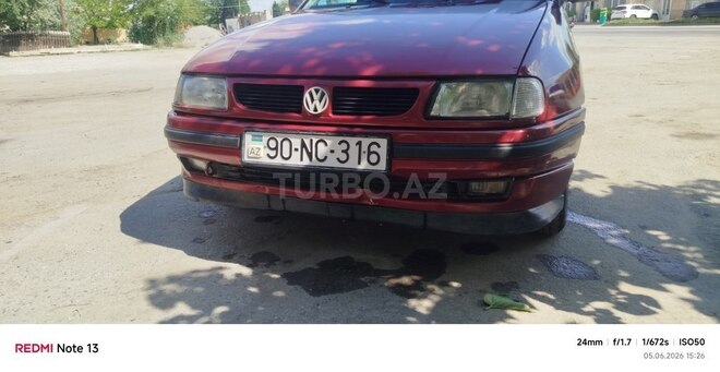 Volkswagen Polo-3