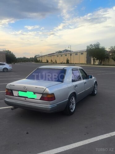 Mercedes 250 D-4