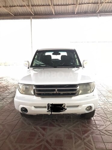 Mitsubishi Pajero io-1
