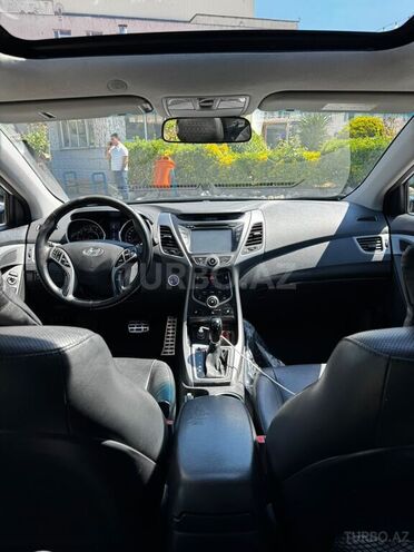 Hyundai Elantra-6