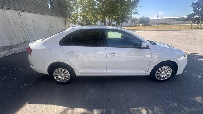 Skoda Rapid-2