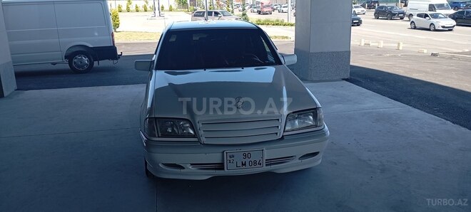 Mercedes C 200-1