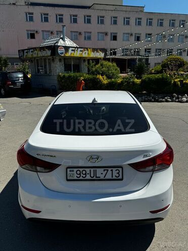 Hyundai Elantra-2