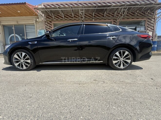 Kia K5-4