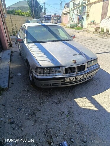 BMW 318-1