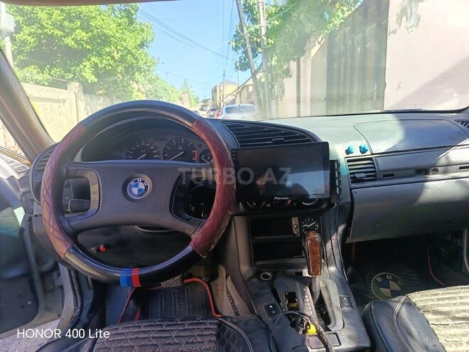 BMW 318-6