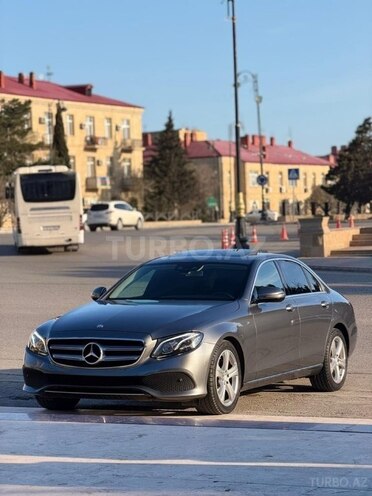Mercedes E 220 d-10