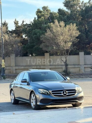 Mercedes E 220 d-8