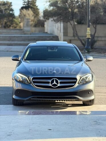 Mercedes E 220 d-1