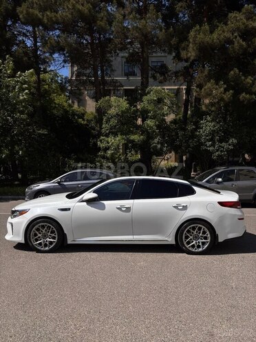 Kia Optima-5
