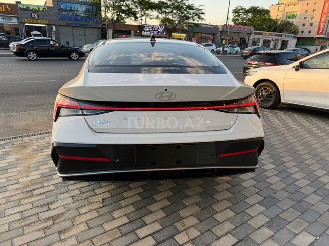 Hyundai Elantra-2