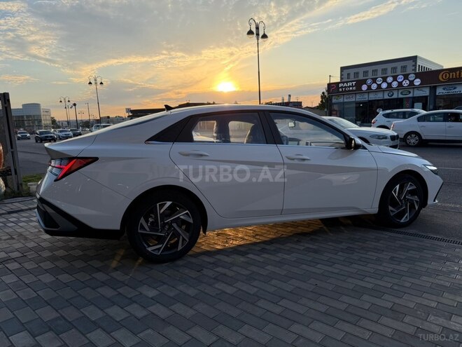 Hyundai Elantra-7