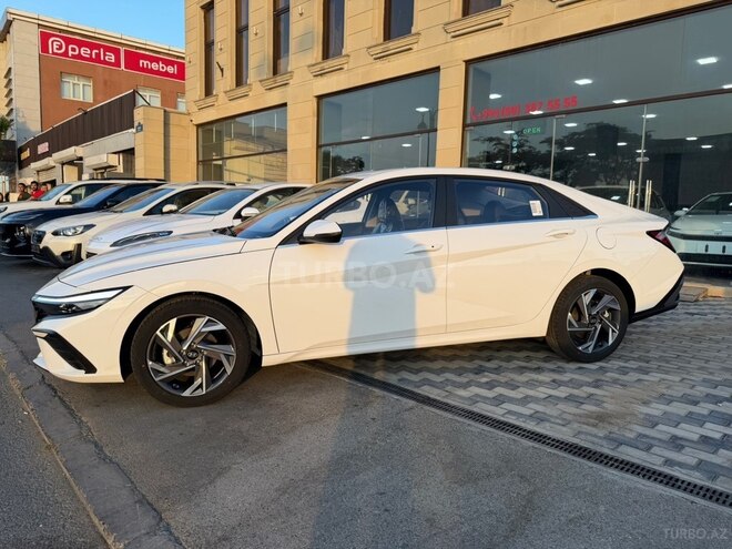 Hyundai Elantra-6