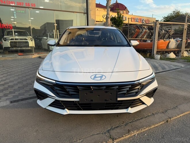 Hyundai Elantra-1