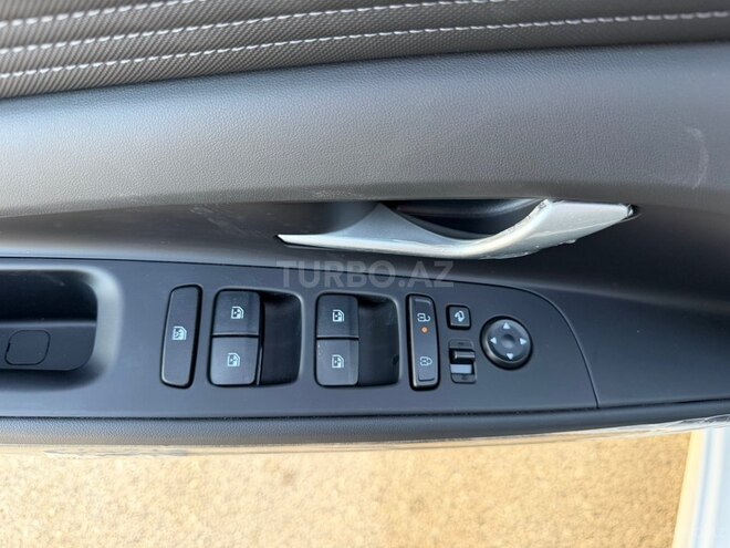 Hyundai Elantra-15