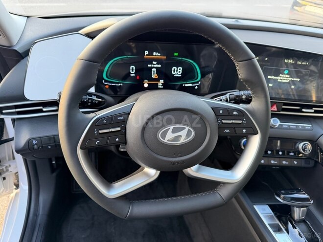 Hyundai Elantra-14