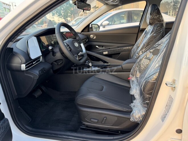 Hyundai Elantra-10