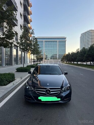 Mercedes E 220 4MATIC-1