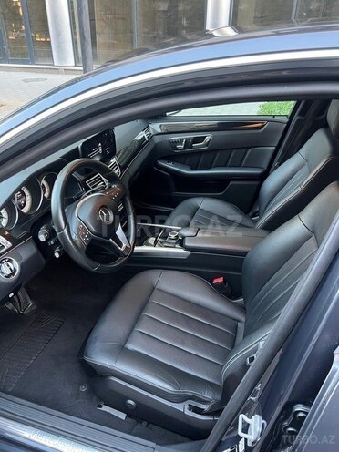 Mercedes E 220 4MATIC-3