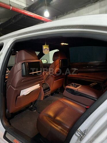 BMW 750-12