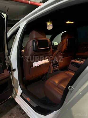 BMW 750-13