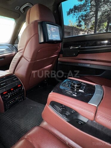 BMW 750-19